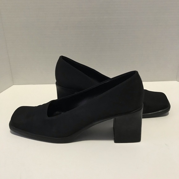 90’s PUMPS BY MOOTSIE TOOTSIE - Picture 4 of 8